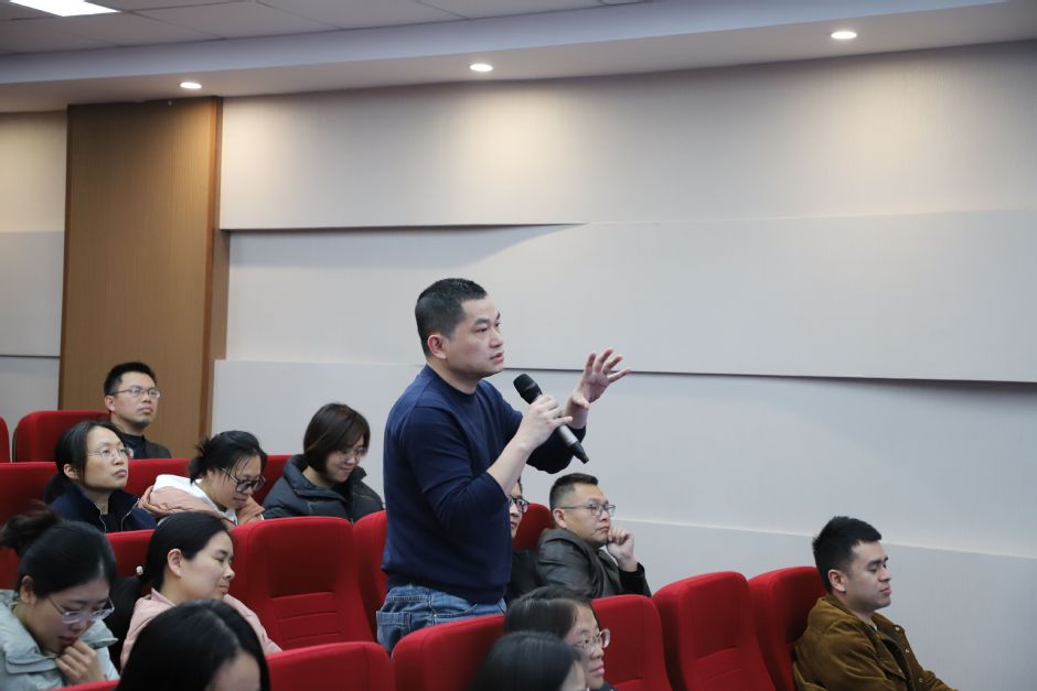 AI智能培训图片4(1).jpg