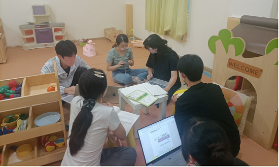 校内指导教师与海西宝贝早教中心教师联合指导学生备赛.png